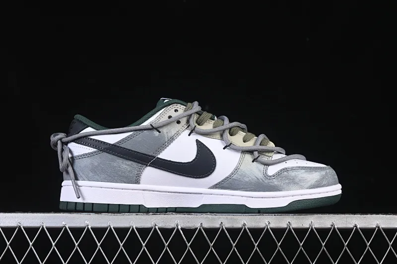 All Categories Nk SB Dunk Series Nk SB Dunk Low High-end Customized Low-top Shoes Nike SB Dunk Low "Just Do It" Straps Anniversary High-end Customized Low-top Casual Shoes DV0833-111